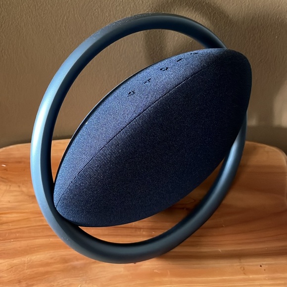 Harman Kardon Onyx Studio 7 Bluetooth wireless speakers - Picture 4 of 5